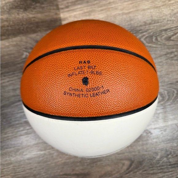 Memorabilia Gamecock Rawlings Orange/White Basketball signed by Alex English - Picture 4 of 4